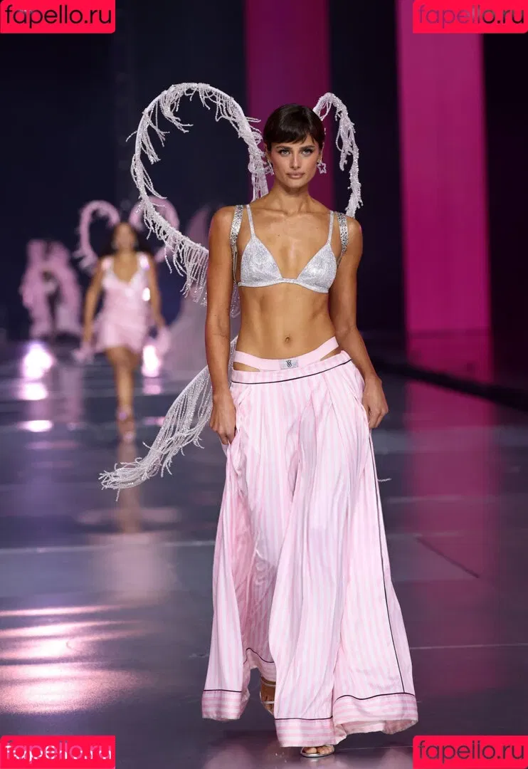 Taylor Marie Hill / taylerhillss / taylor_hill Onlyfans Photo Gallery 