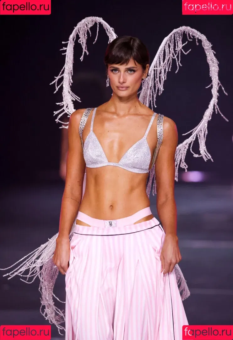 Taylor Marie Hill / taylerhillss / taylor_hill Onlyfans Photo Gallery 