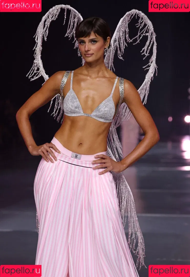 Taylor Marie Hill / taylerhillss / taylor_hill Onlyfans Photo Gallery 