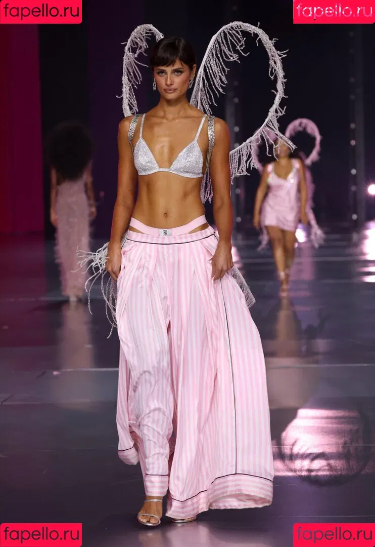 Taylor Marie Hill / taylerhillss / taylor_hill Onlyfans Photo Gallery 