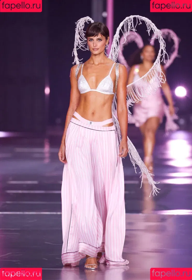 Taylor Marie Hill / taylerhillss / taylor_hill Onlyfans Photo Gallery 