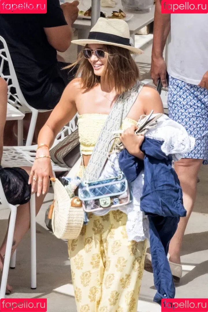 Taylor Marie Hill / taylerhillss / taylor_hill Onlyfans Photo Gallery 
