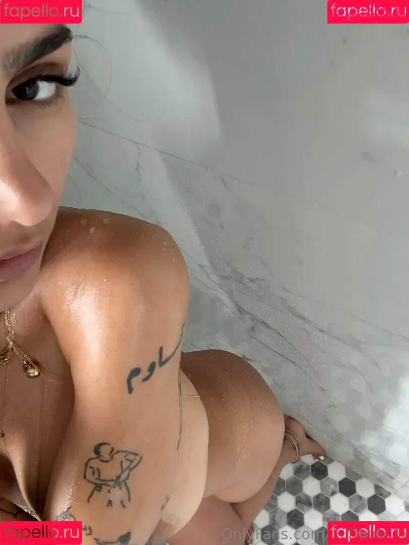 Mia Khalifa / miakhalifa Onlyfans Photo Gallery 