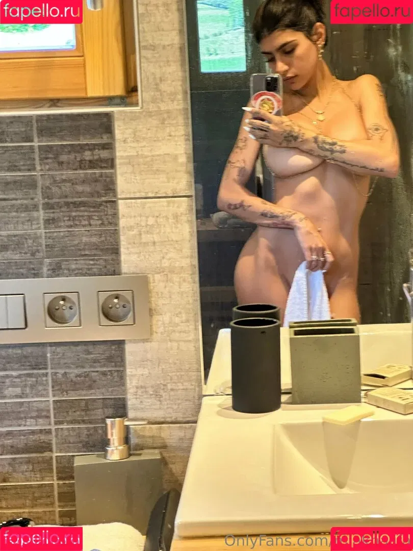 Mia Khalifa / miakhalifa Onlyfans Photo Gallery 