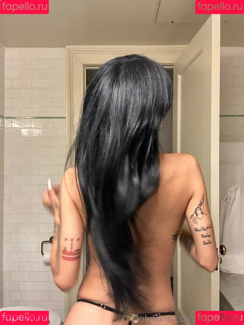 Mia Khalifa / miakhalifa Onlyfans Photo Gallery 