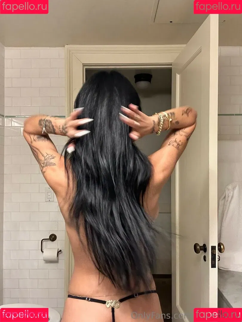 Mia Khalifa / miakhalifa Onlyfans Photo Gallery 