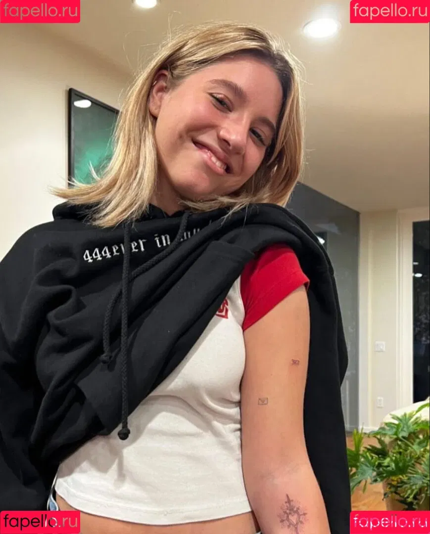 Mackenzie Ziegler / kenzie Onlyfans Photo Gallery 