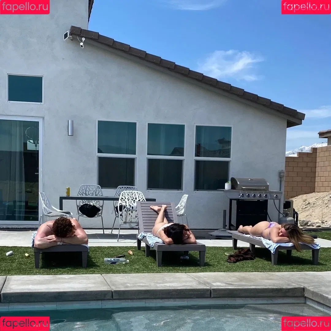 Mackenzie Ziegler / kenzie Onlyfans Photo Gallery 
