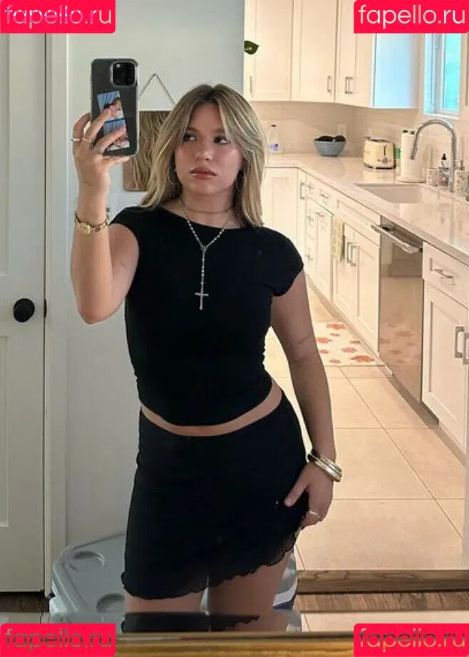 Mackenzie Ziegler / kenzie Onlyfans Photo Gallery 