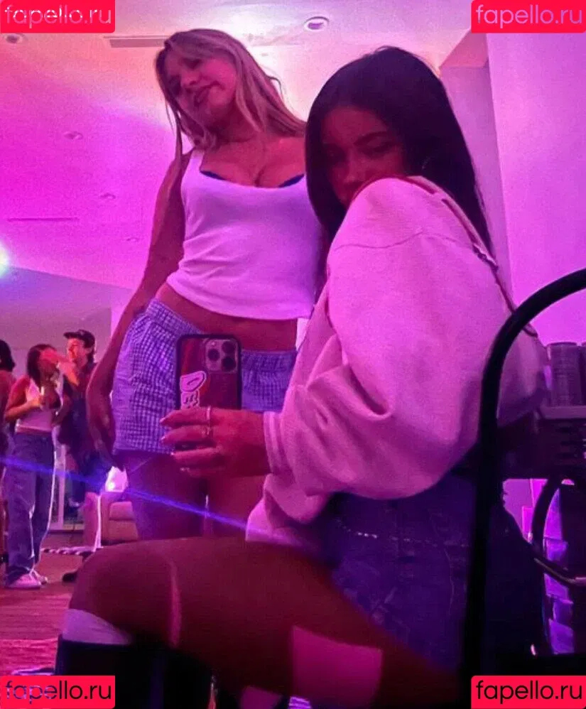 Mackenzie Ziegler / kenzie Onlyfans Photo Gallery 