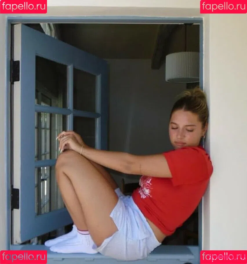 Mackenzie Ziegler / kenzie Onlyfans Photo Gallery 
