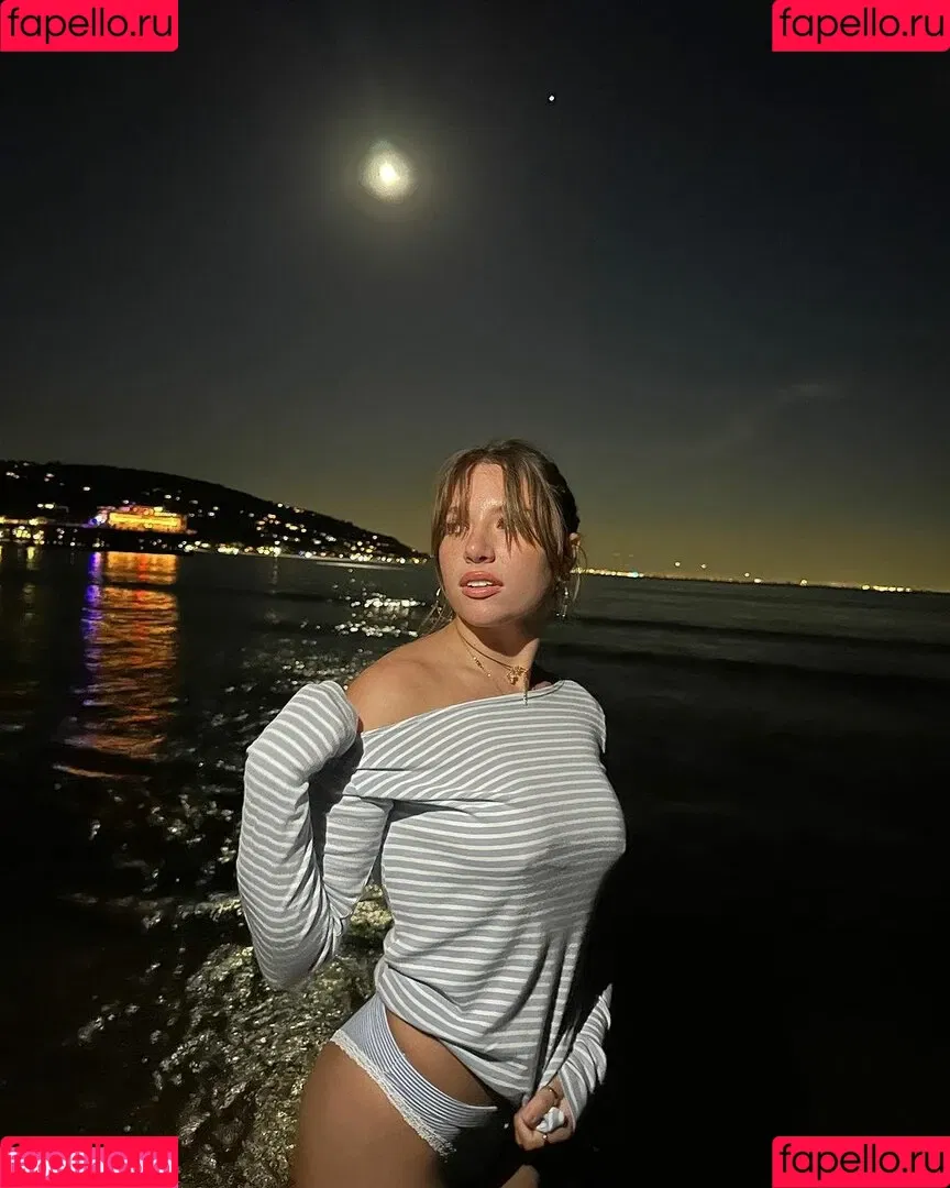 Mackenzie Ziegler / kenzie Onlyfans Photo Gallery 