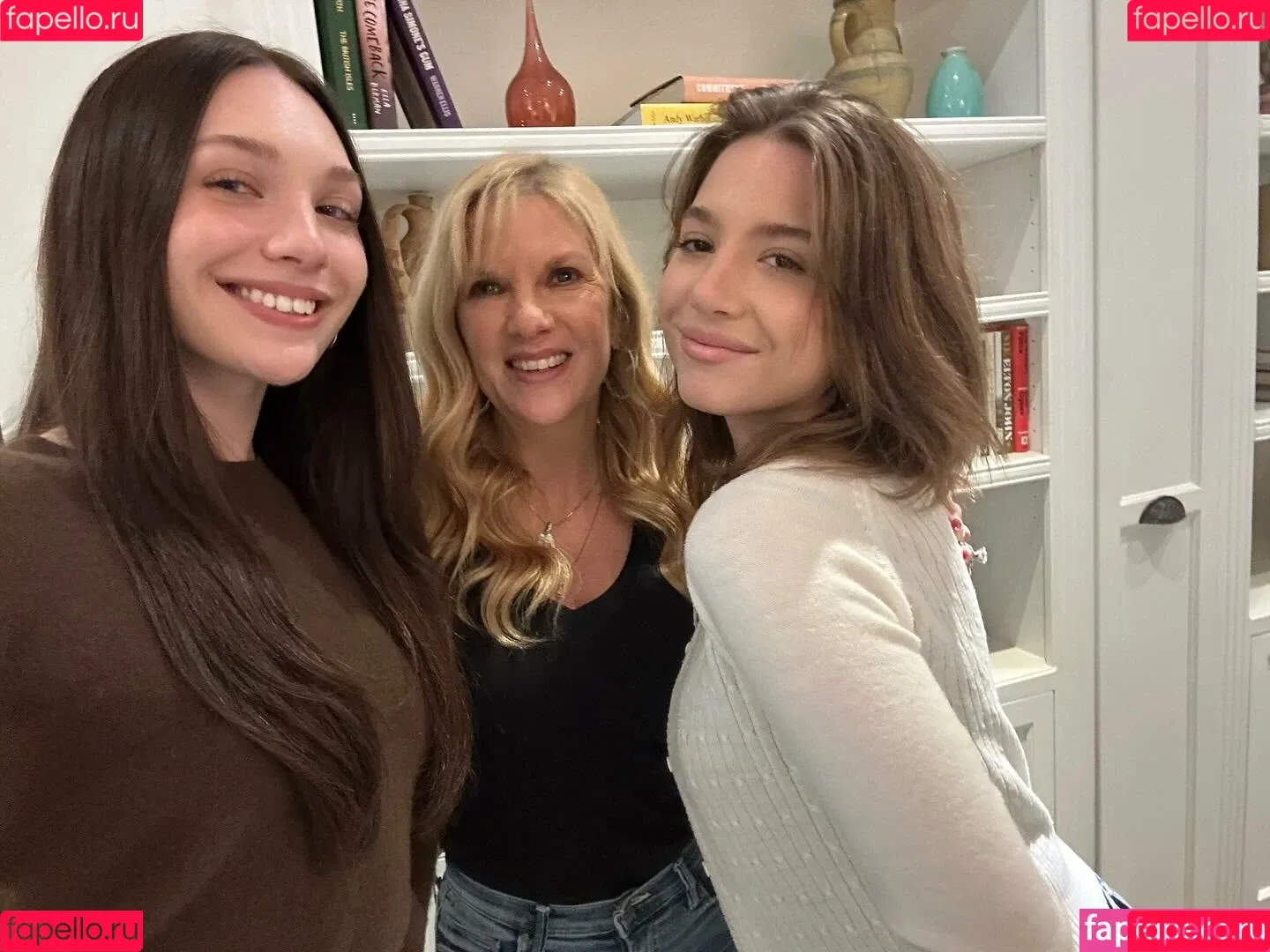 Mackenzie Ziegler / kenzie Onlyfans Photo Gallery 