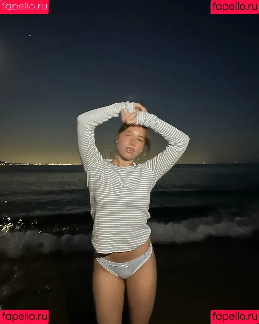 Mackenzie Ziegler / kenzie Onlyfans Photo Gallery 