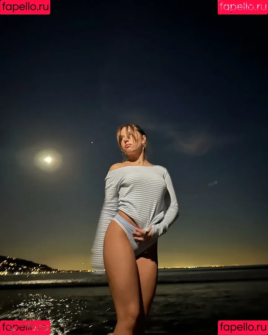Mackenzie Ziegler / kenzie Onlyfans Photo Gallery 
