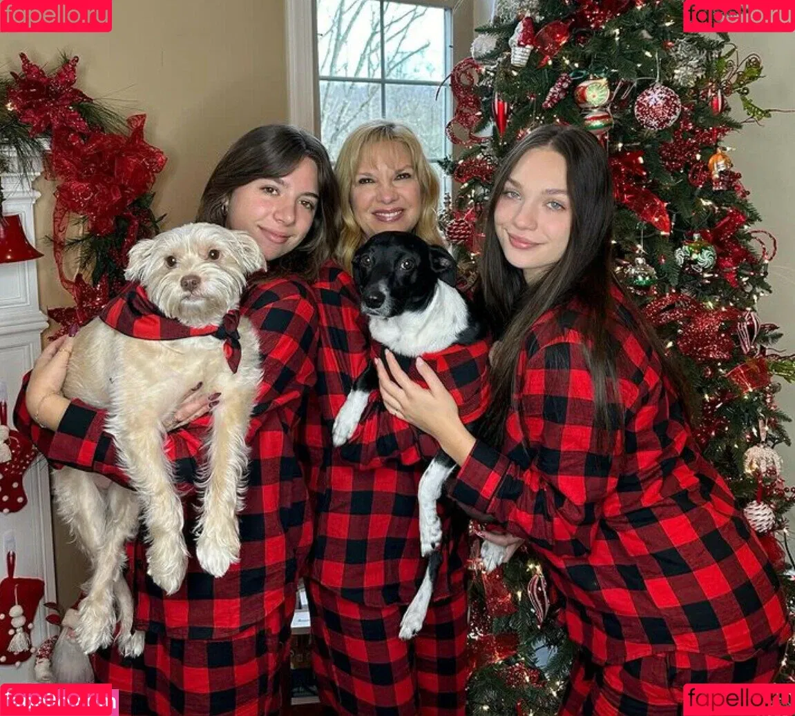 Mackenzie Ziegler / kenzie Onlyfans Photo Gallery 