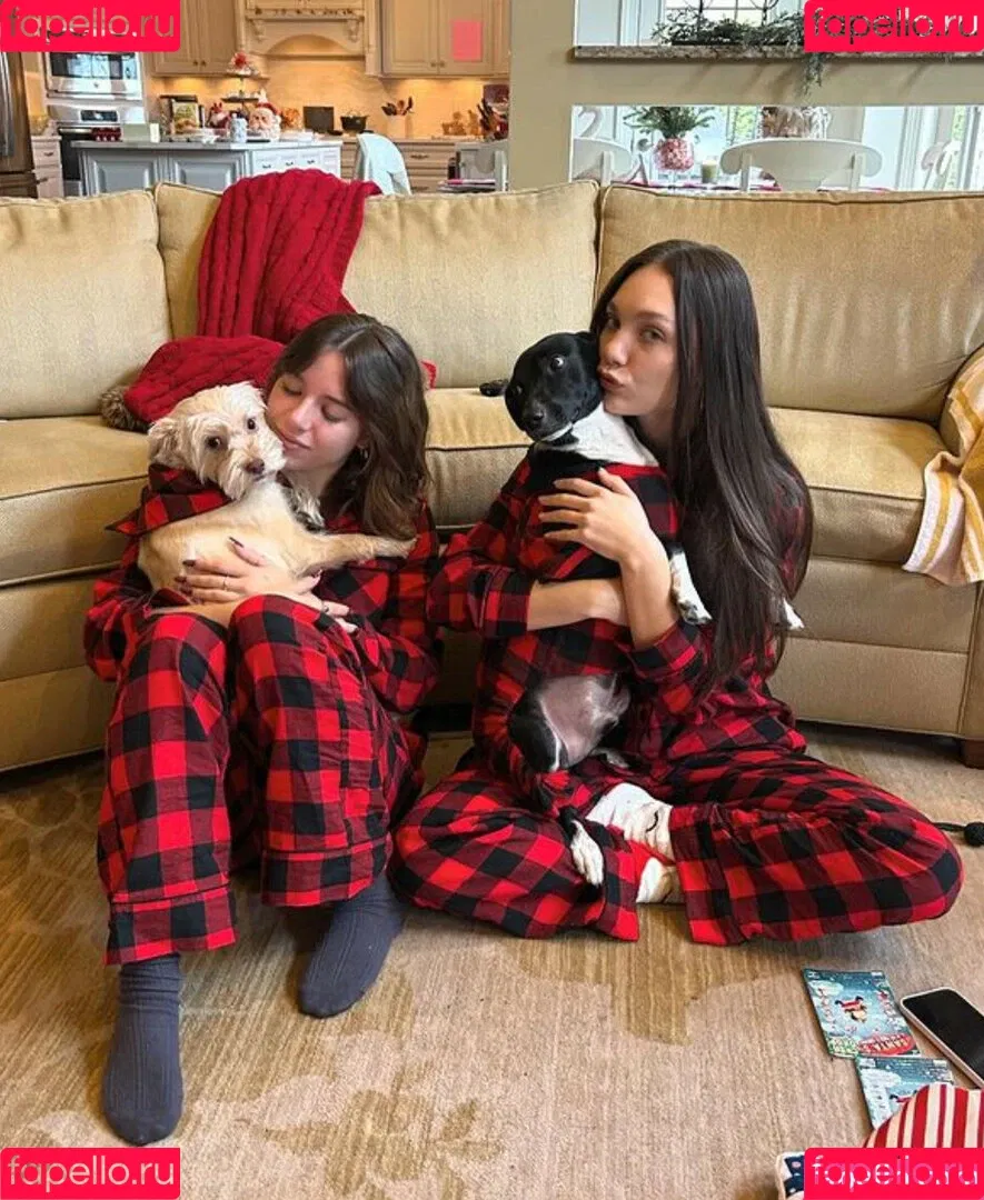 Mackenzie Ziegler / kenzie Onlyfans Photo Gallery 