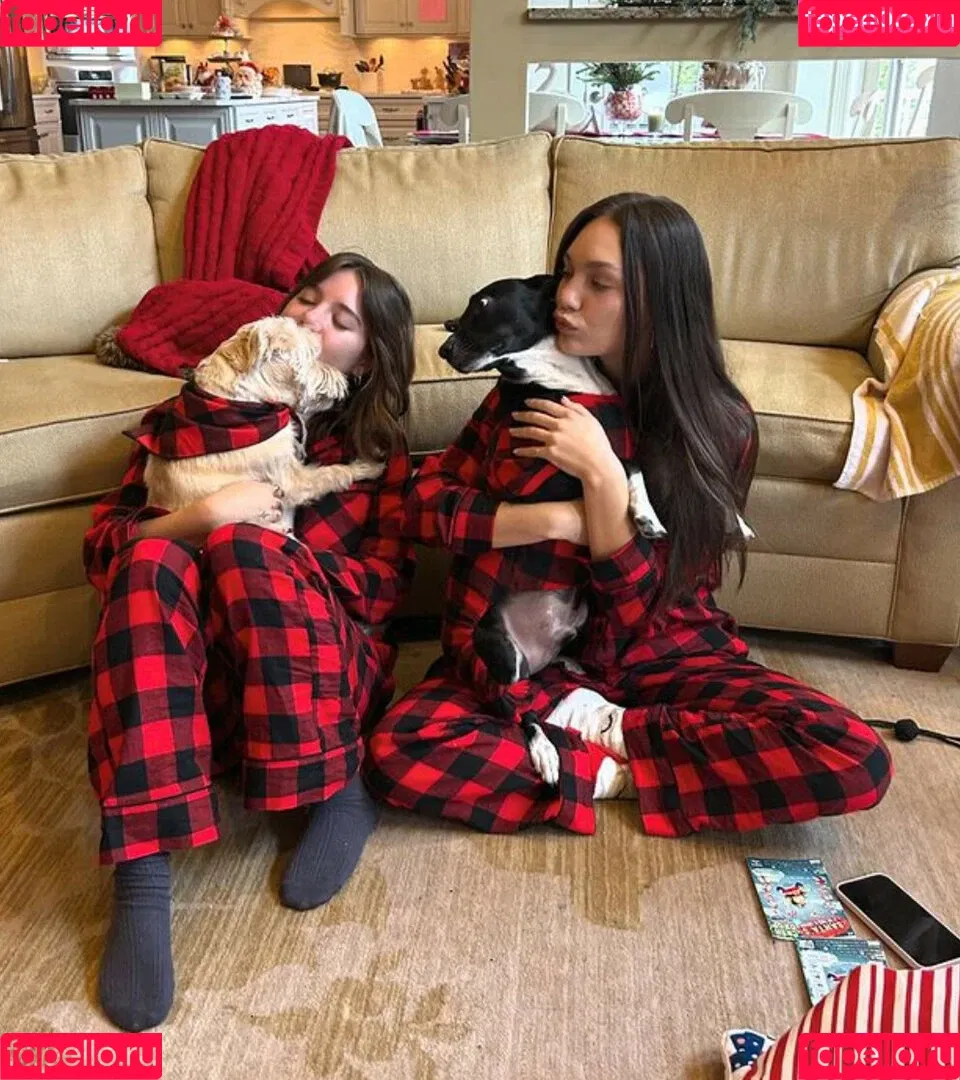 Mackenzie Ziegler / kenzie Onlyfans Photo Gallery 
