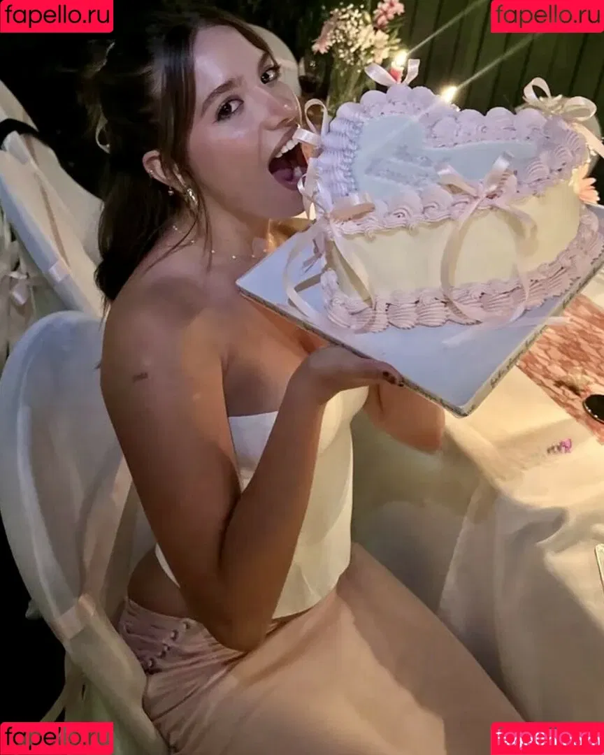 Mackenzie Ziegler / kenzie Onlyfans Photo Gallery 