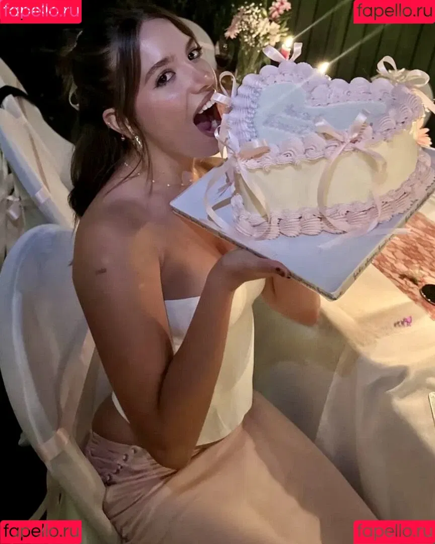 Mackenzie Ziegler / kenzie Onlyfans Photo Gallery 