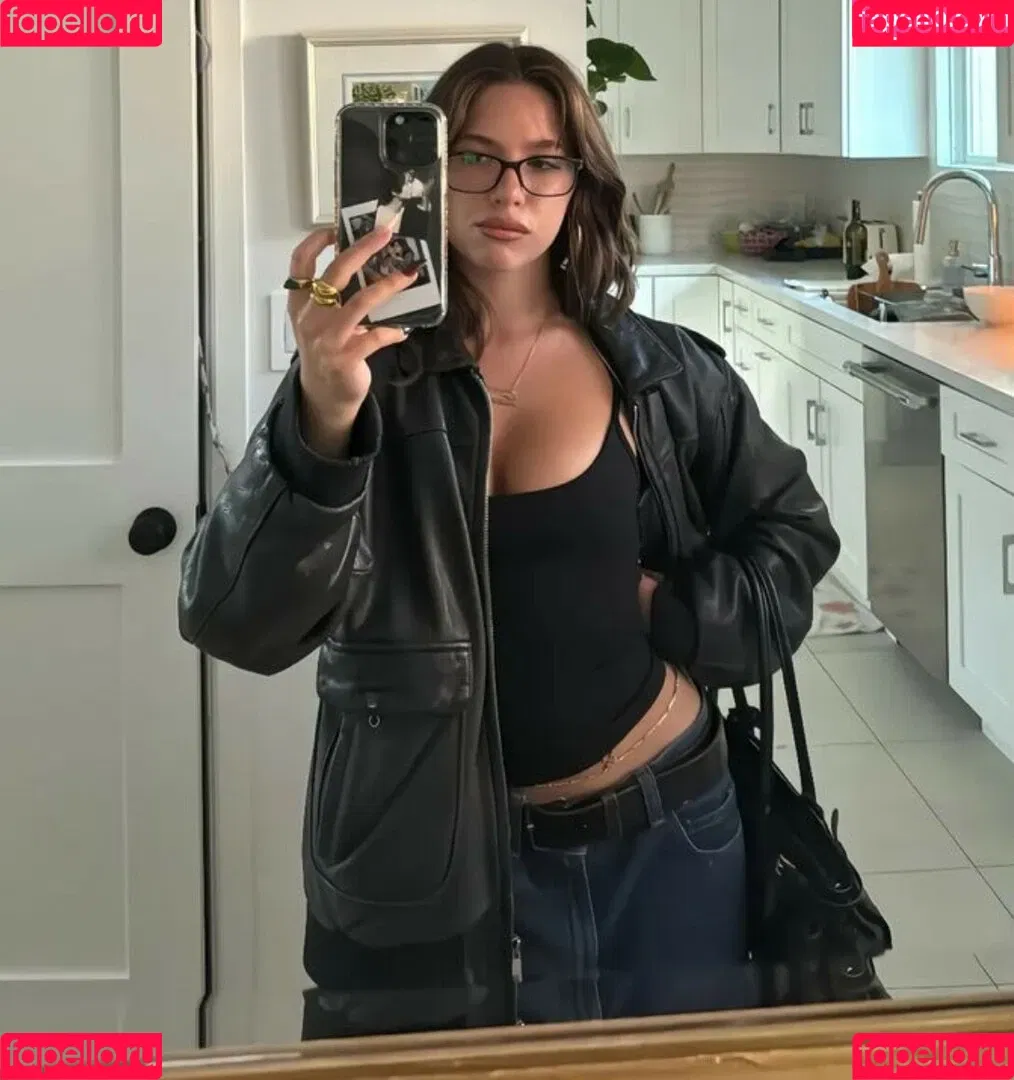 Mackenzie Ziegler / kenzie Onlyfans Photo Gallery 