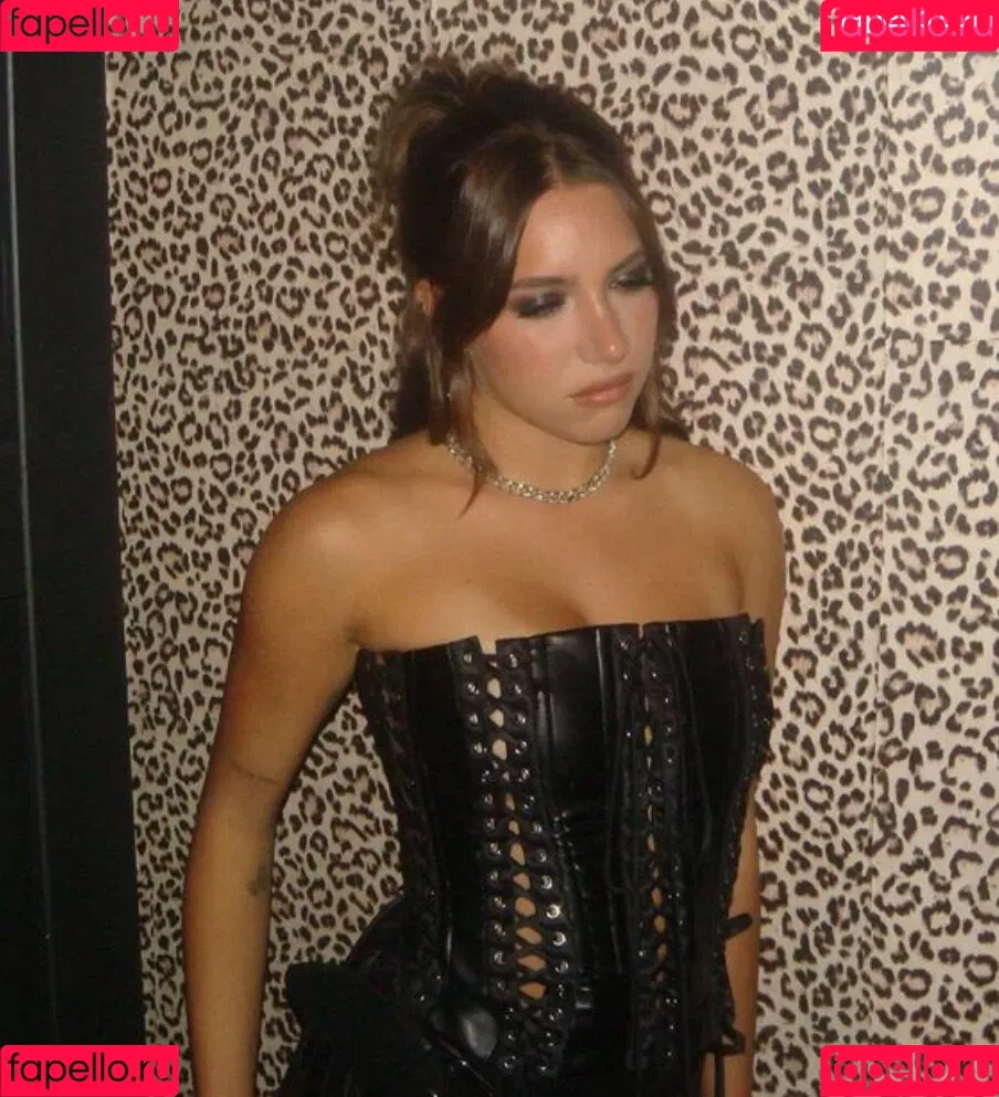 Mackenzie Ziegler / kenzie Onlyfans Photo Gallery 