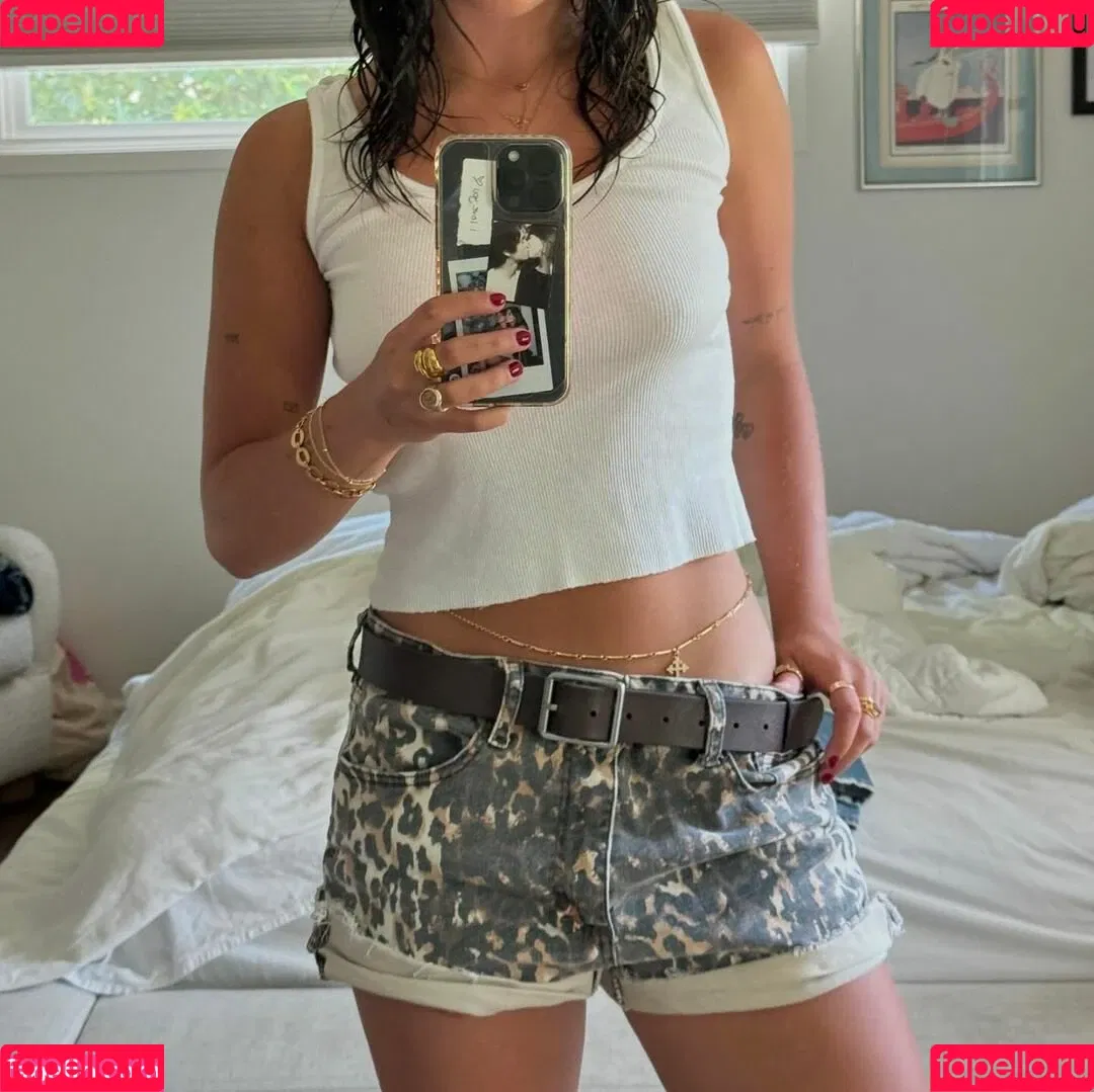Mackenzie Ziegler / kenzie Onlyfans Photo Gallery 