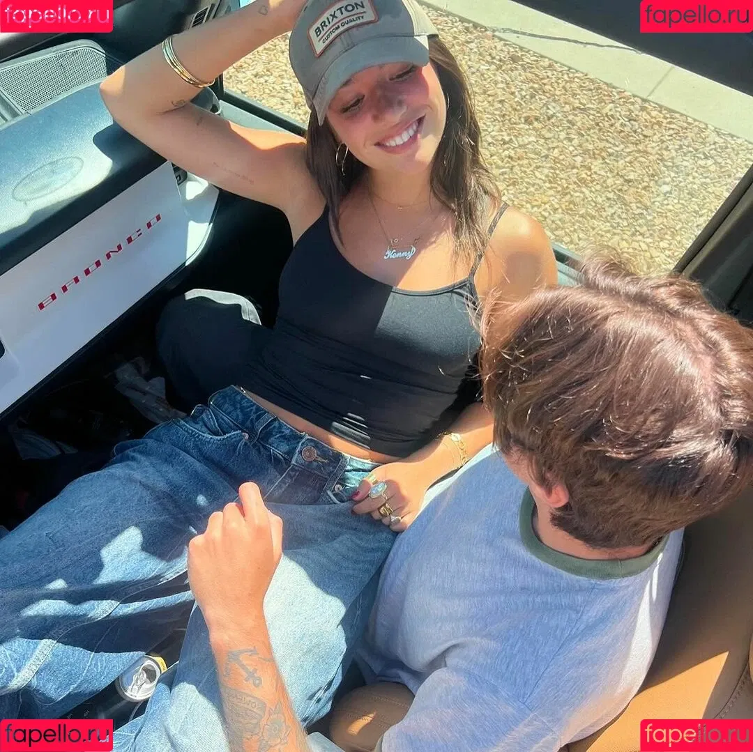 Mackenzie Ziegler / kenzie Onlyfans Photo Gallery 