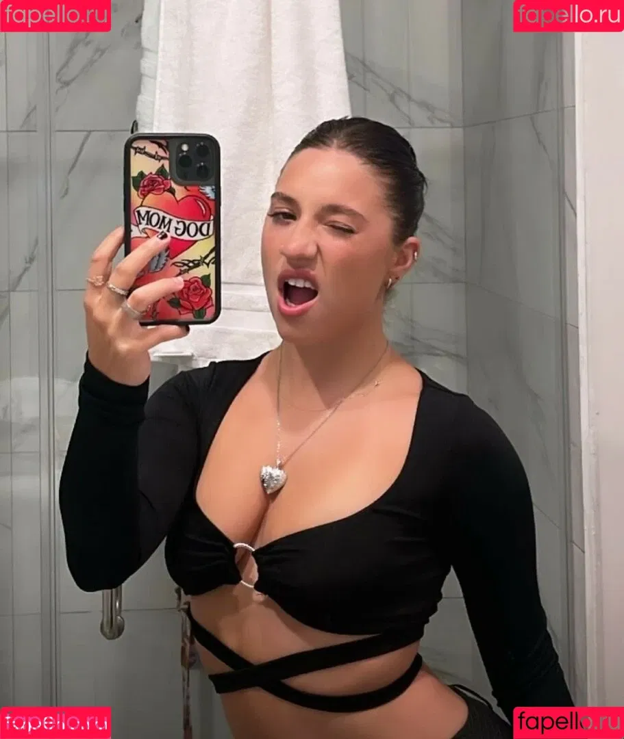 Mackenzie Ziegler / kenzie Onlyfans Photo Gallery 