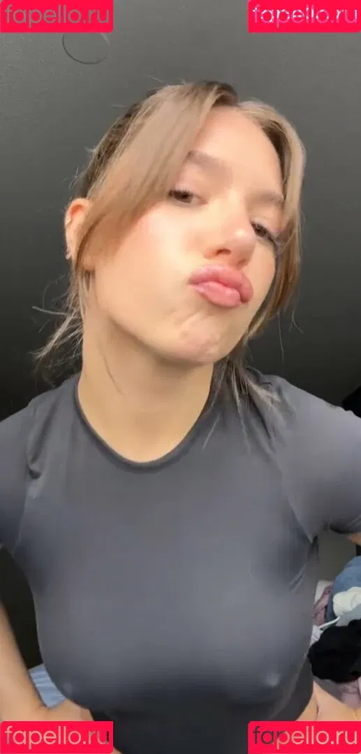 Mackenzie Ziegler / kenzie Onlyfans Photo Gallery 