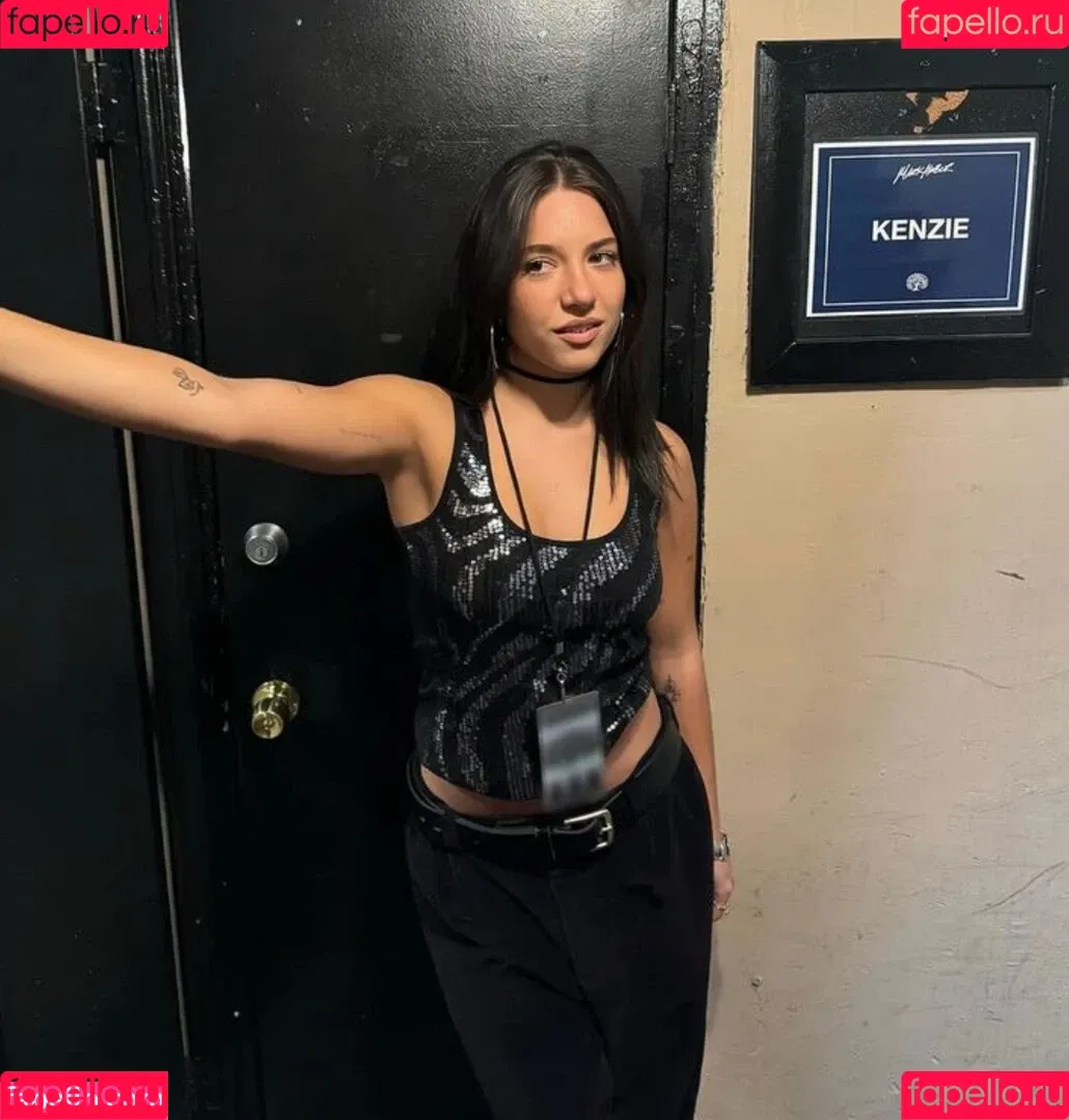 Mackenzie Ziegler / kenzie Onlyfans Photo Gallery 