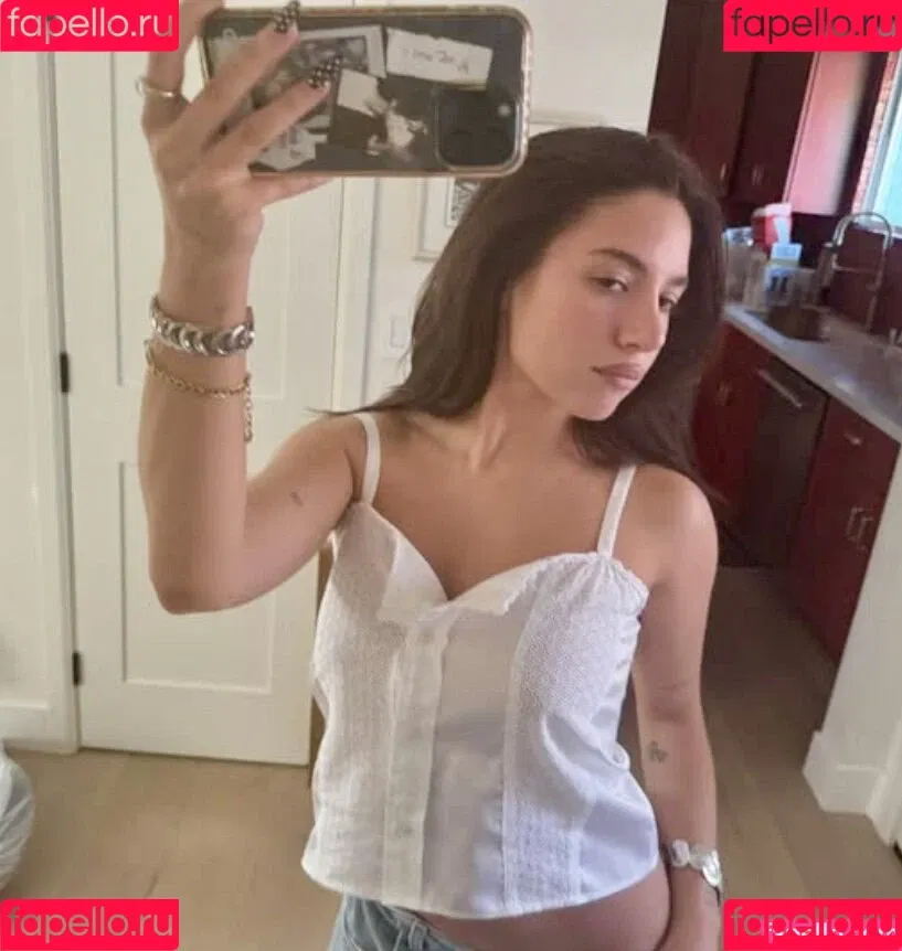 Mackenzie Ziegler / kenzie Onlyfans Photo Gallery 