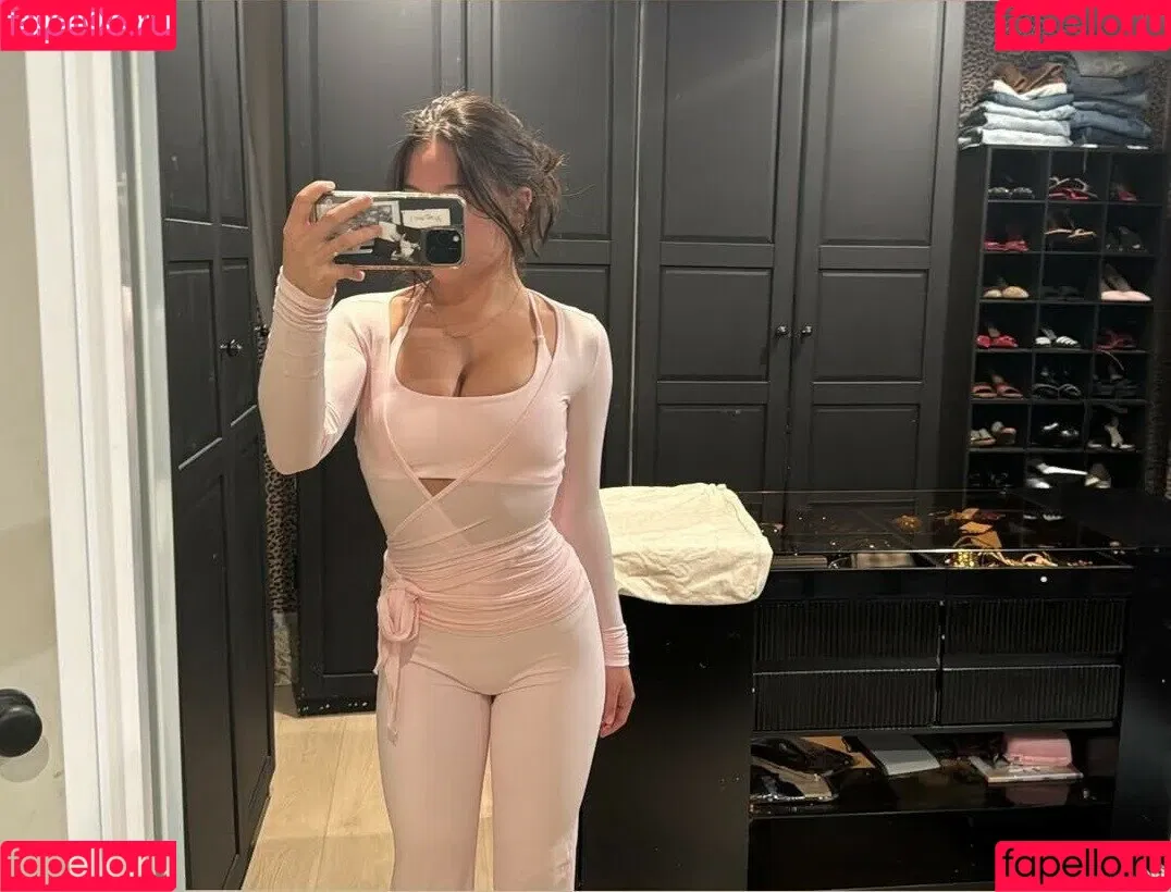 Mackenzie Ziegler / kenzie Onlyfans Photo Gallery 