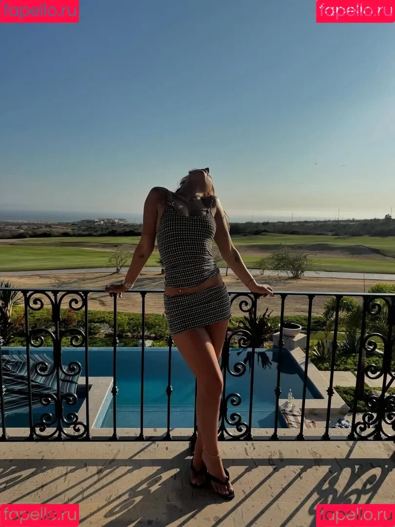 Mackenzie Ziegler / kenzie Onlyfans Photo Gallery 