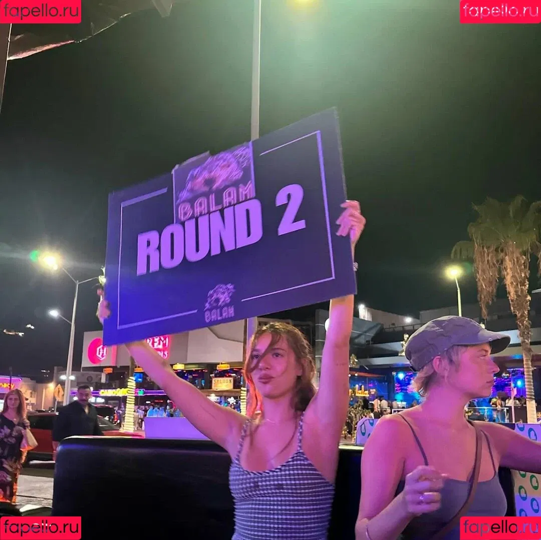 Mackenzie Ziegler / kenzie Onlyfans Photo Gallery 
