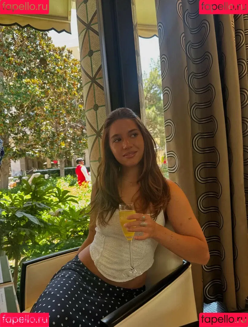 Mackenzie Ziegler / kenzie Onlyfans Photo Gallery 