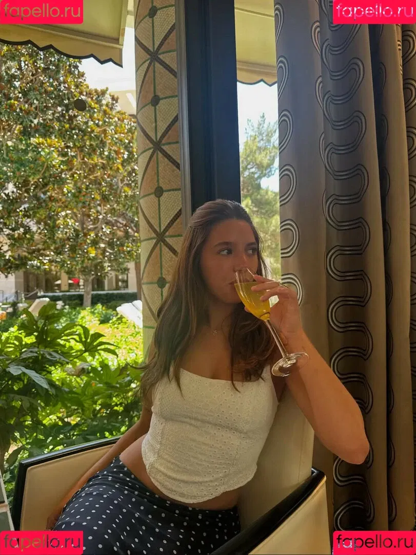 Mackenzie Ziegler / kenzie Onlyfans Photo Gallery 