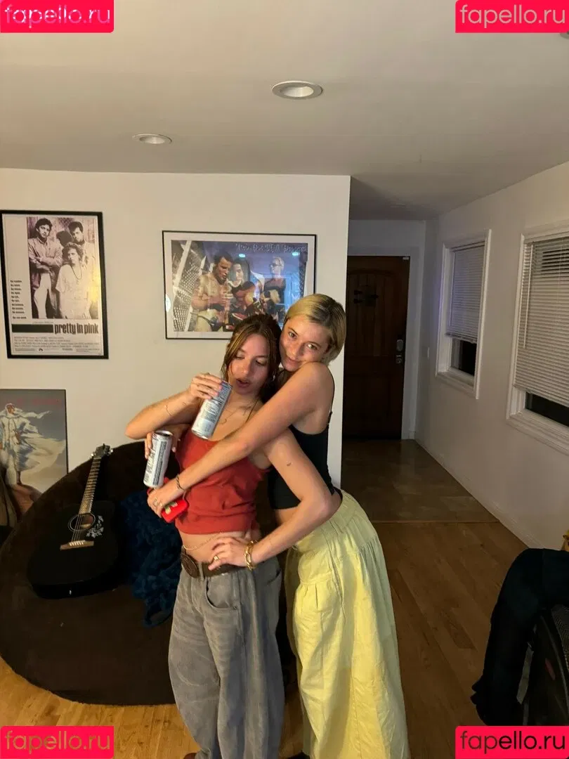 Mackenzie Ziegler / kenzie Onlyfans Photo Gallery 