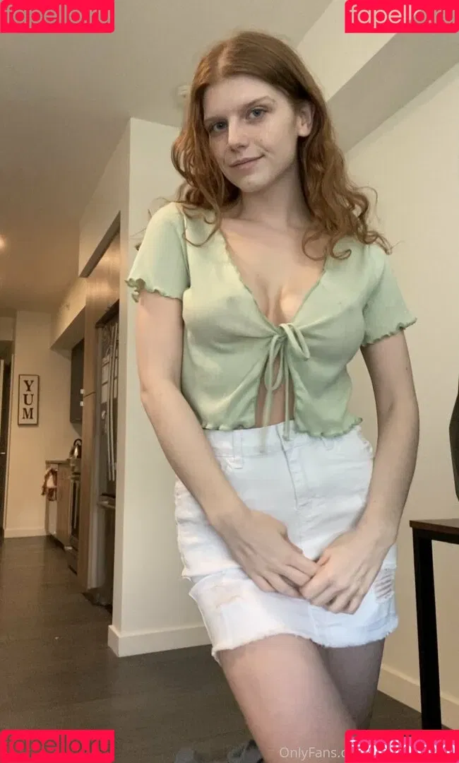 Sexyredinbed / throwanitback Onlyfans Photo Gallery 