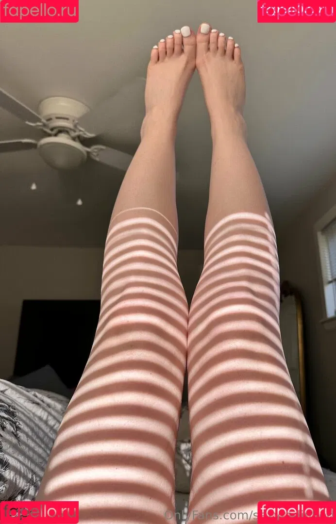 Sexyredinbed / throwanitback Onlyfans Photo Gallery 