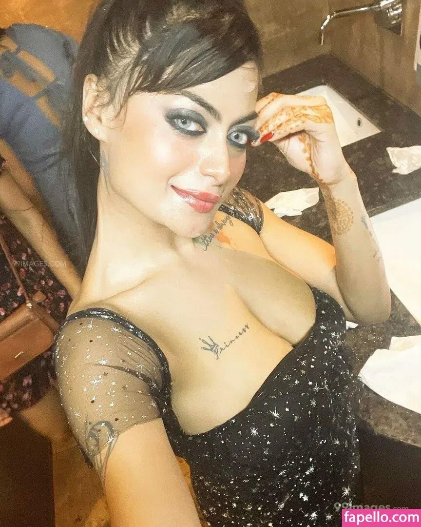 Suhaani Laskar Onlyfans Photo Gallery 