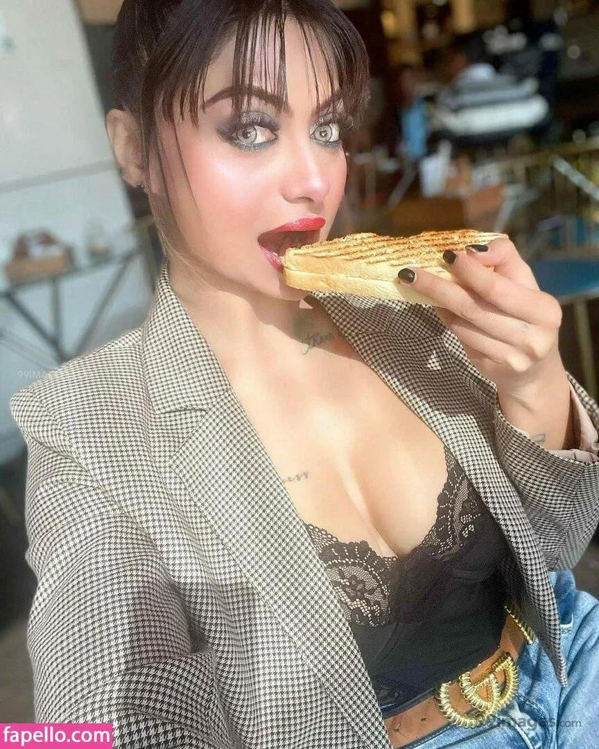 Suhaani Laskar Onlyfans Photo Gallery 