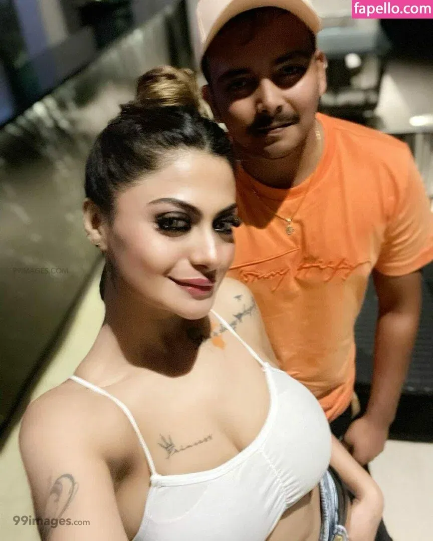 Suhaani Laskar Onlyfans Photo Gallery 