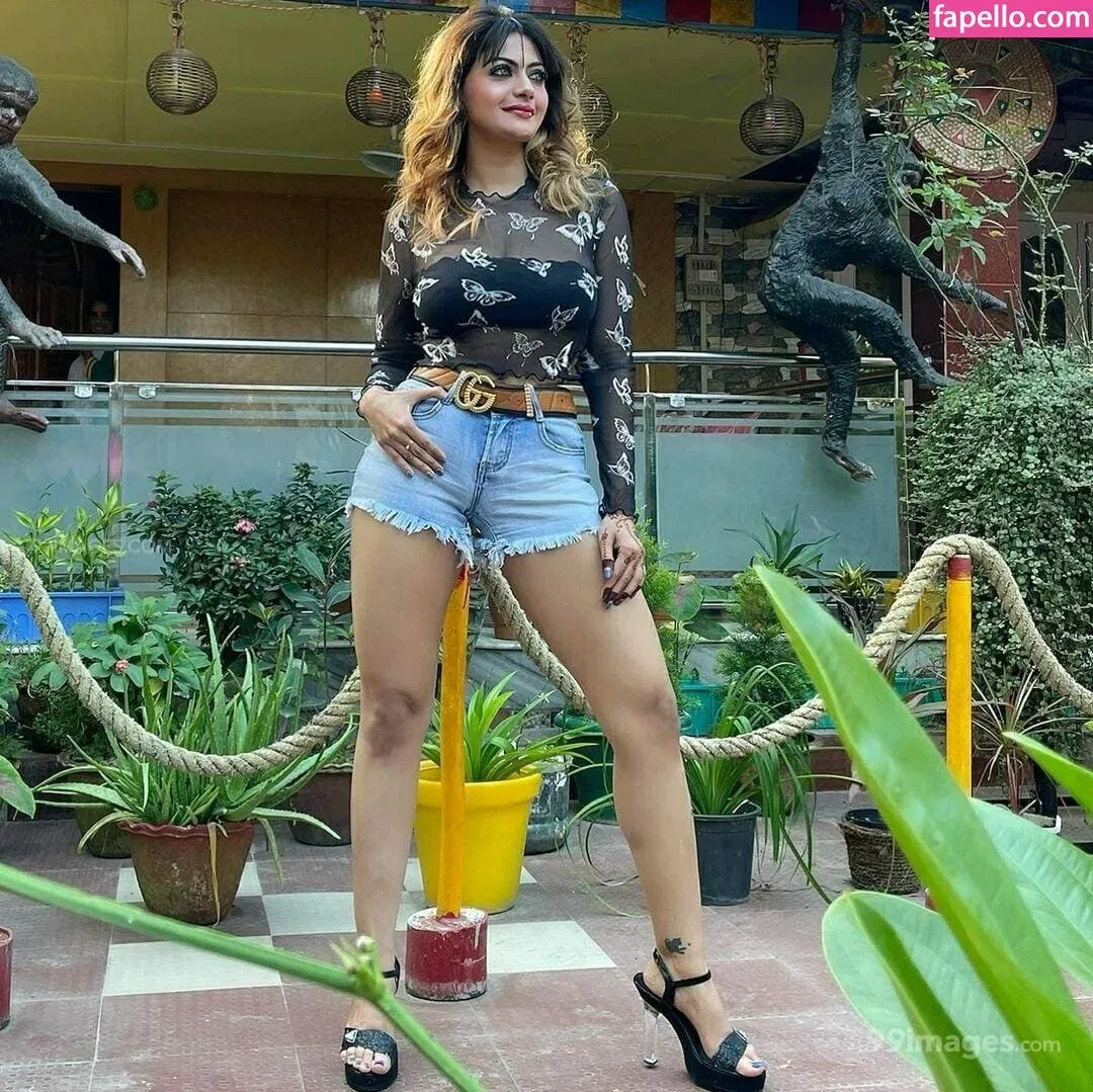 Suhaani Laskar Onlyfans Photo Gallery 