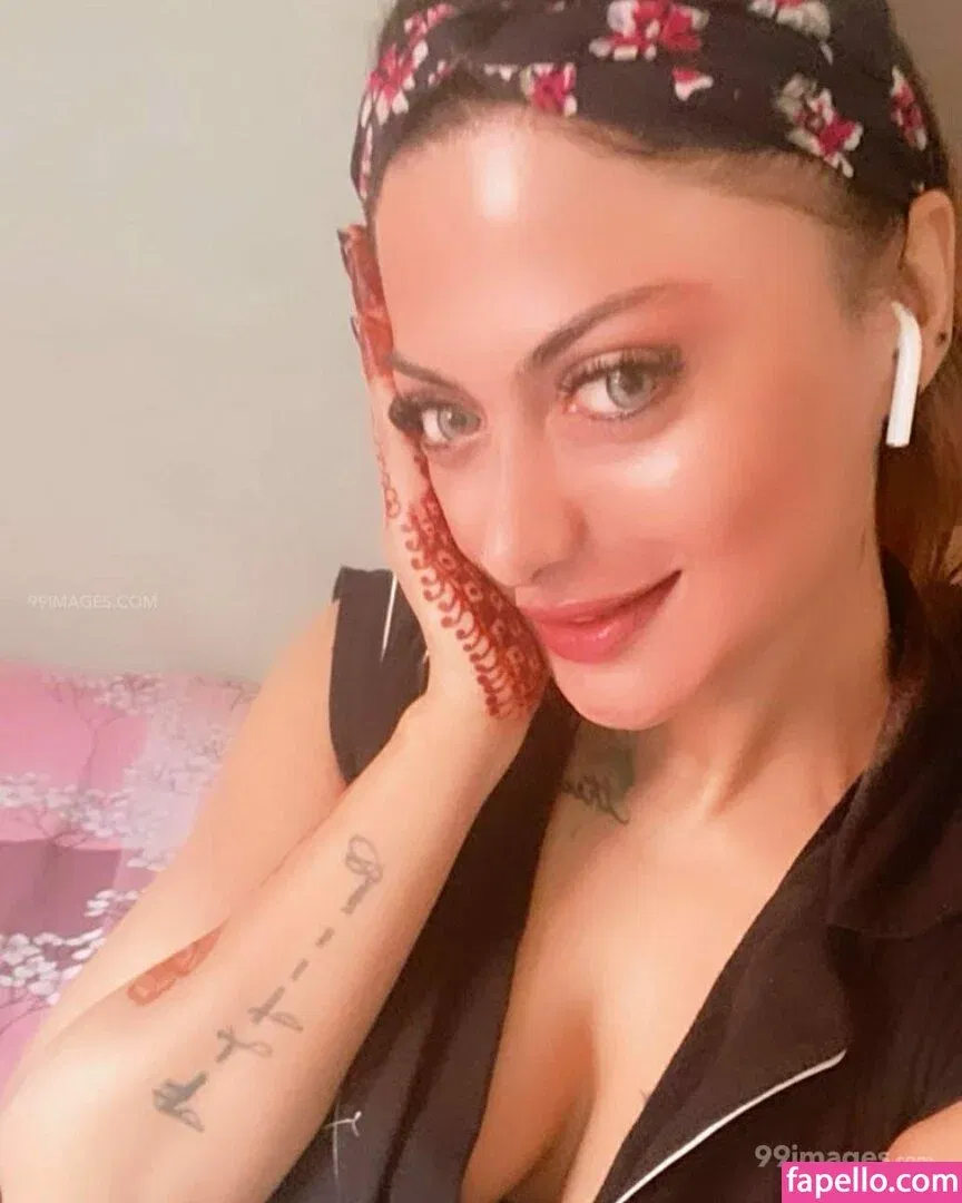 Suhaani Laskar Onlyfans Photo Gallery 