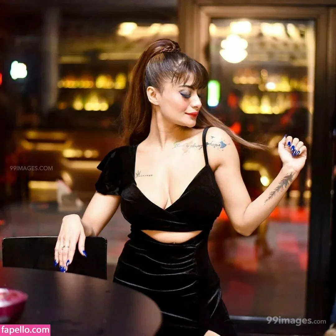 Suhaani Laskar Onlyfans Photo Gallery 