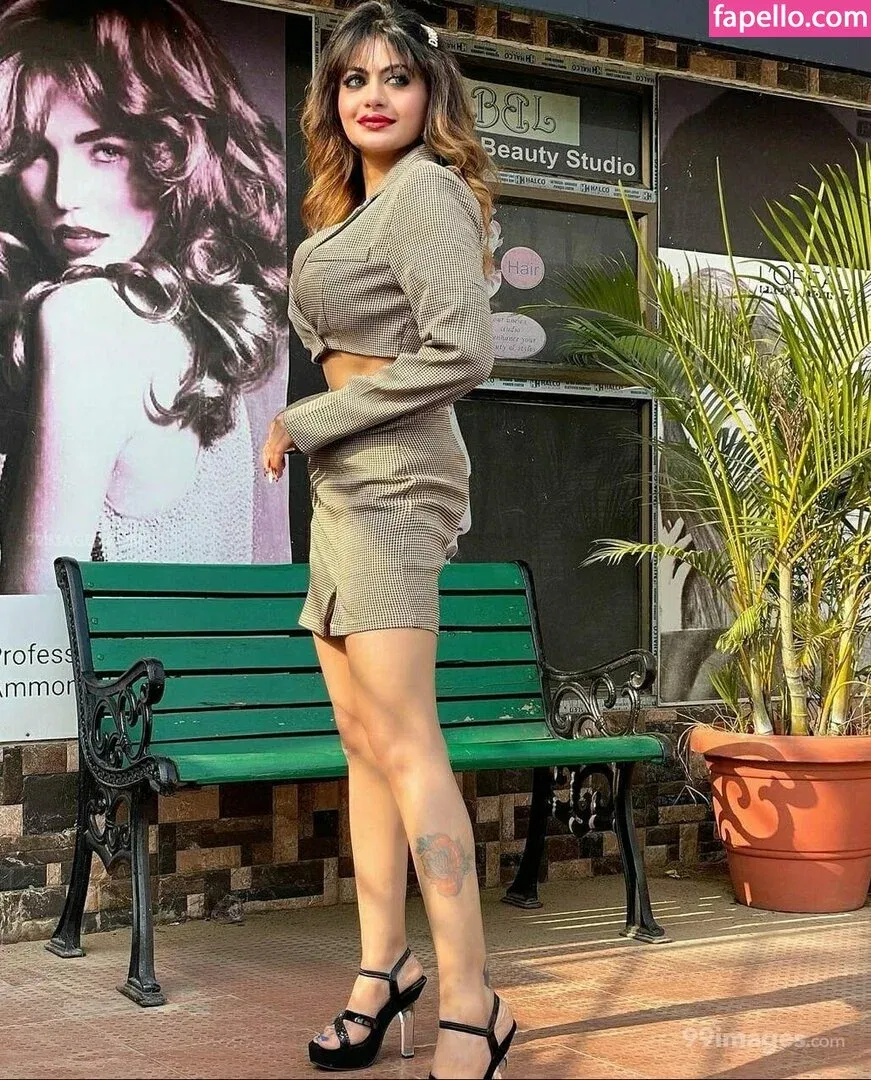 Suhaani Laskar Onlyfans Photo Gallery 