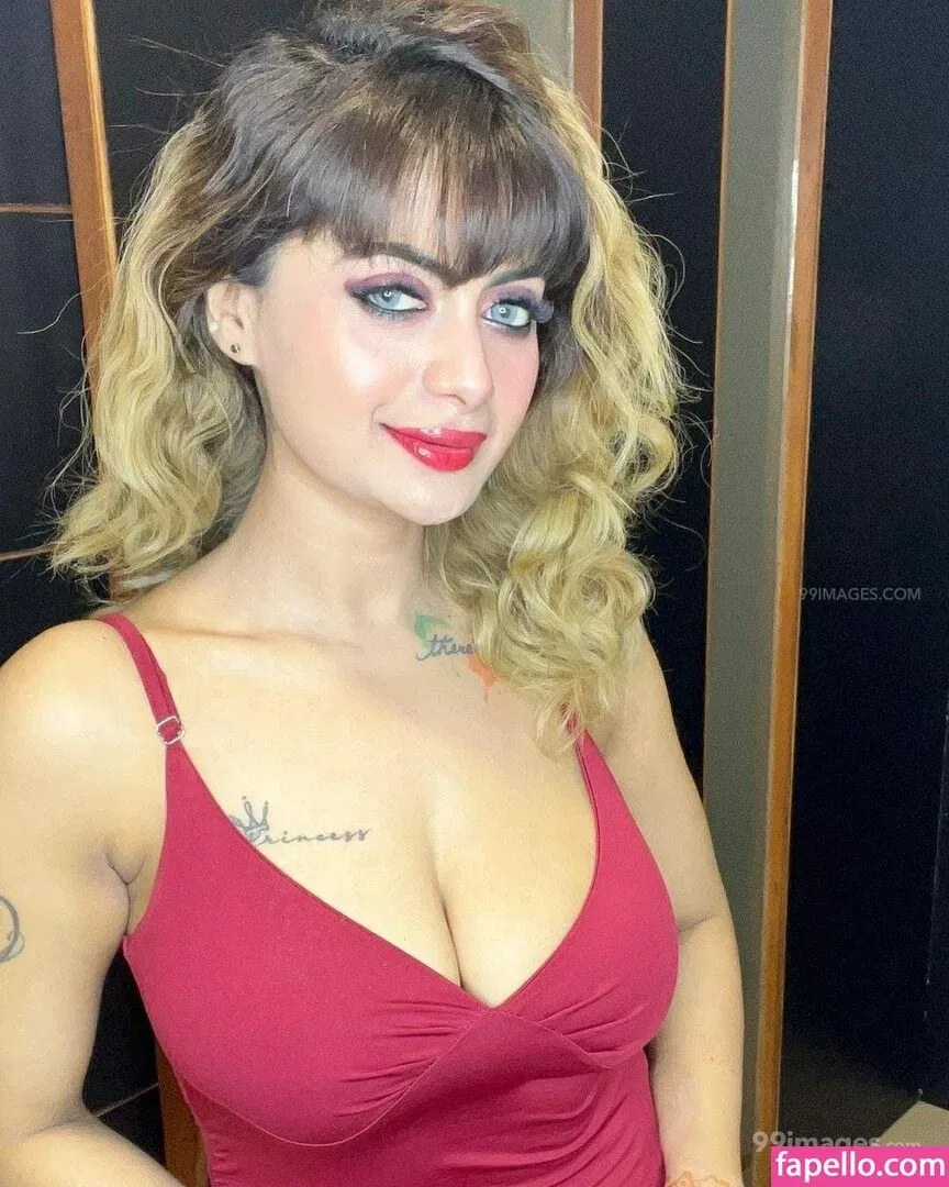 Suhaani Laskar Onlyfans Photo Gallery 