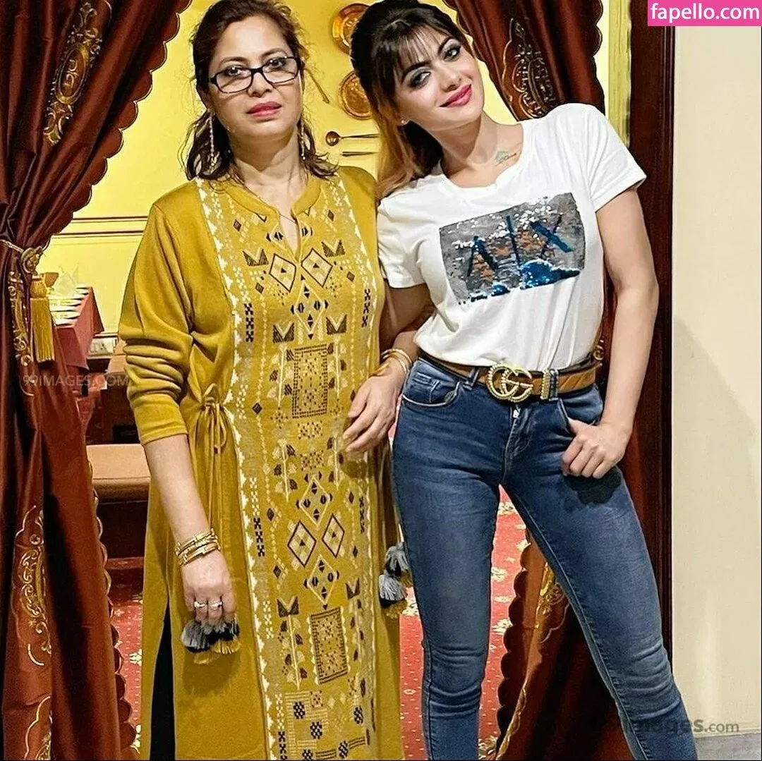 Suhaani Laskar Onlyfans Photo Gallery 