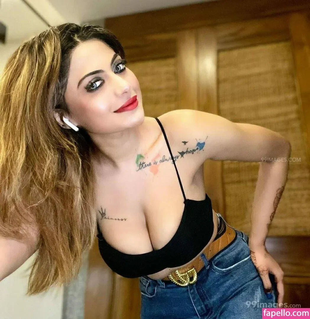 Suhaani Laskar Onlyfans Photo Gallery 